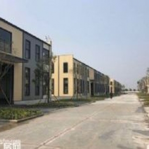 準(zhǔn)現(xiàn)房鋼結(jié)構(gòu)，層高10米，帶牛腿。可貸款